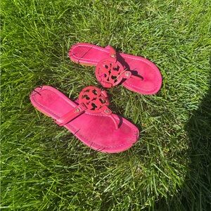 Women’s Tory Burch hot pink leather sandals size 7.5